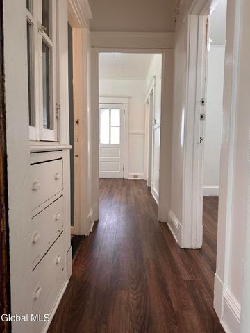 637 Myrtle Avenue, Albany, NY 12208