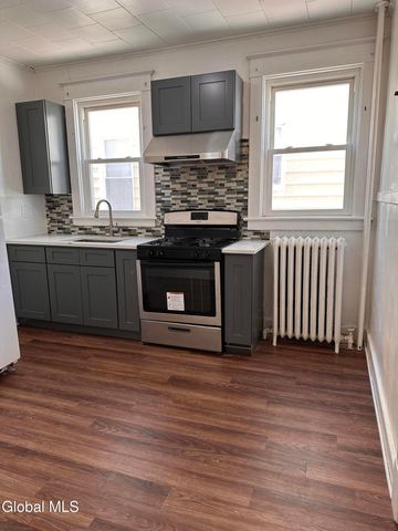 637 Myrtle Avenue, Albany, NY 12208