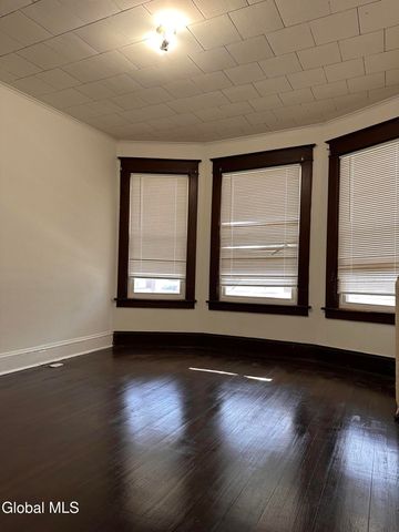 637 Myrtle Avenue, Albany, NY 12208