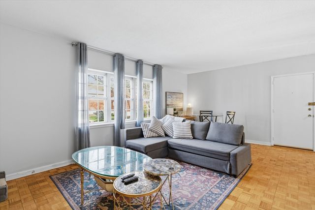 207 Lake Shore 2, Boston, MA 02135