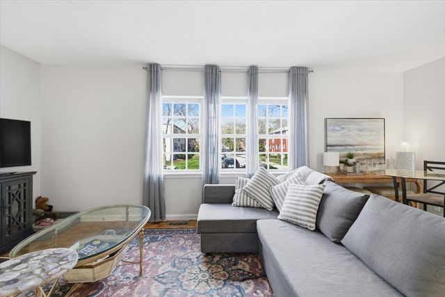 207 Lake Shore 2, Boston, MA 02135