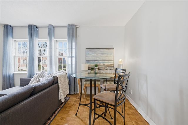 207 Lake Shore 2, Boston, MA 02135