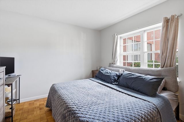 207 Lake Shore 2, Boston, MA 02135