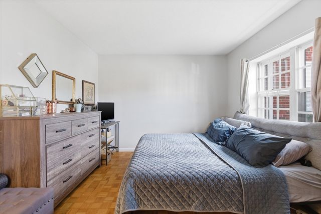 207 Lake Shore 2, Boston, MA 02135