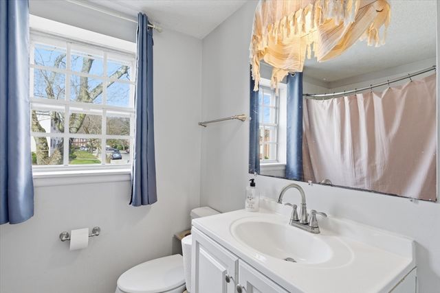 207 Lake Shore 2, Boston, MA 02135