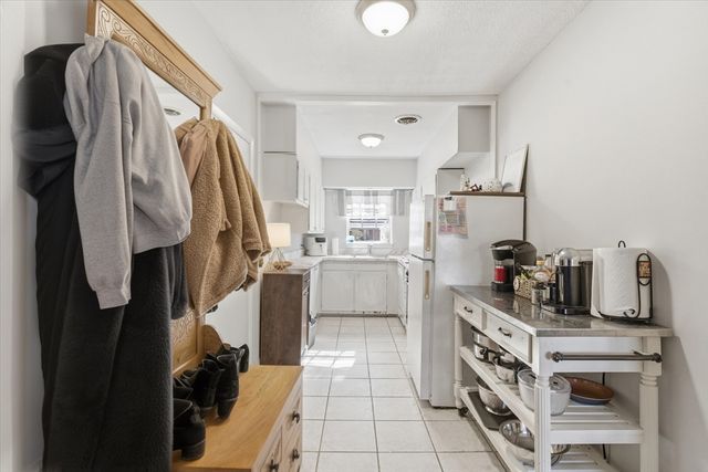 207 Lake Shore 2, Boston, MA 02135