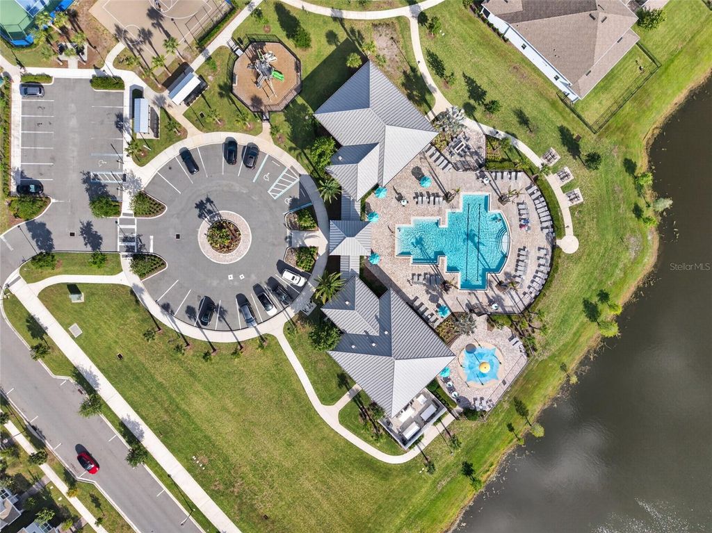 Image 87 of property listing at 13207 PANAMA BEACH COURT, Orlando, FL 32827