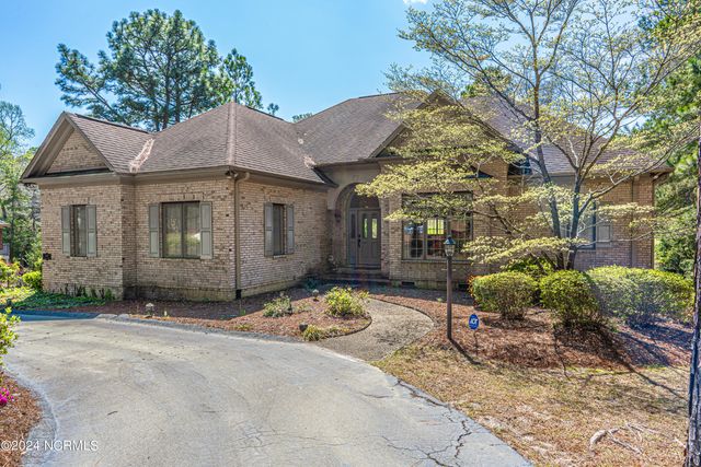 215 Plantation Drive, Southern Pines, NC 28387