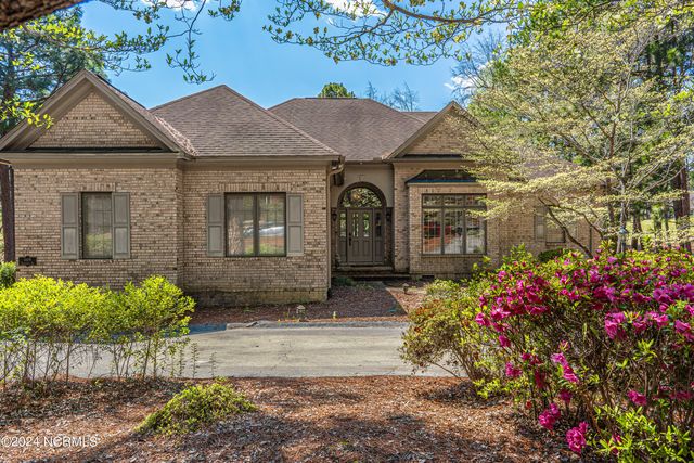 215 Plantation Drive, Southern Pines, NC 28387