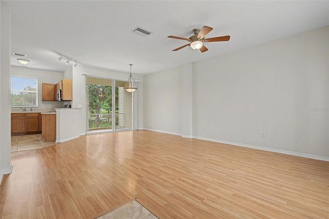 12216 COUNTRY WHITE CIRCLE 12216, Tampa, FL 33635