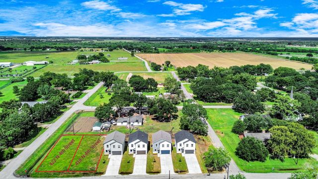 418 N 4th Street, Beasley, TX 77417