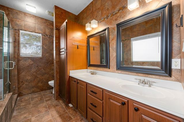 2527 Settlers Way Drive, Sealy, TX 77474