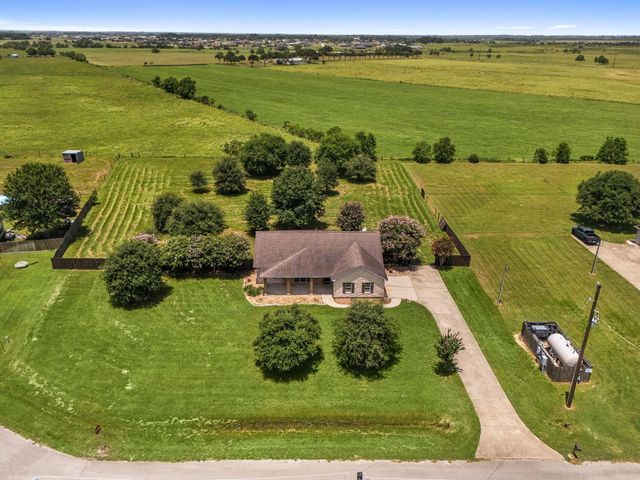 2527 Settlers Way Drive, Sealy, TX 77474