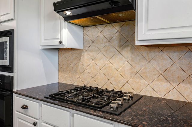 2527 Settlers Way Drive, Sealy, TX 77474