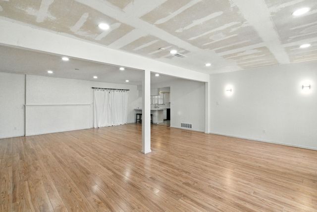 725 Red Oak Lane, Weatherford, TX 76086