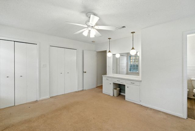 725 Red Oak Lane, Weatherford, TX 76086