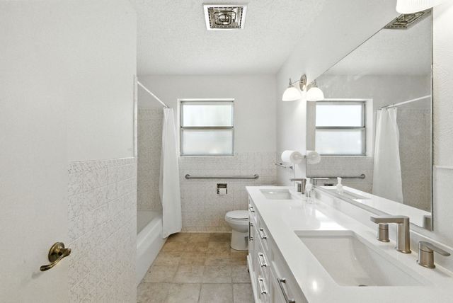 725 Red Oak Lane, Weatherford, TX 76086