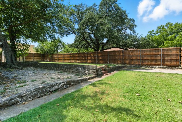 725 Red Oak Lane, Weatherford, TX 76086