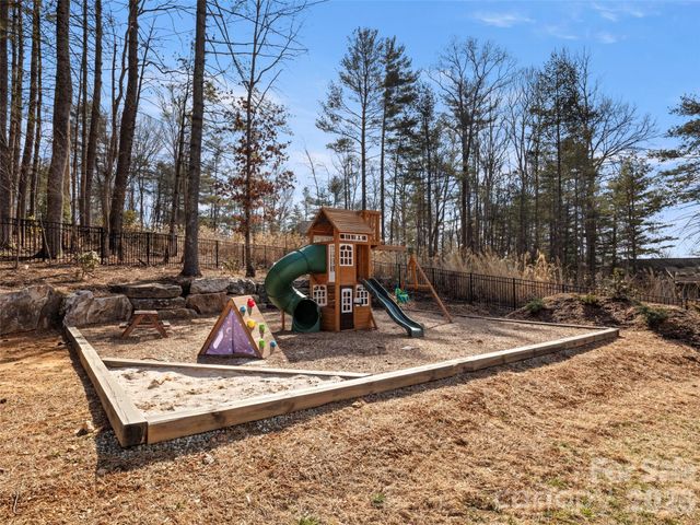 10 Dunnwoody Court, Arden, NC 28704