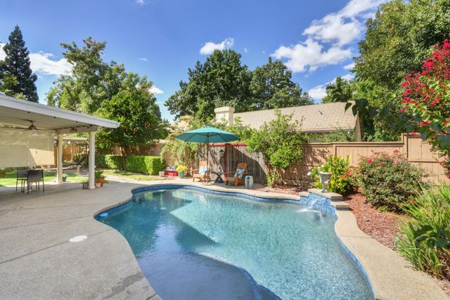 11925 Rising Sun Way, Gold River, CA 95670