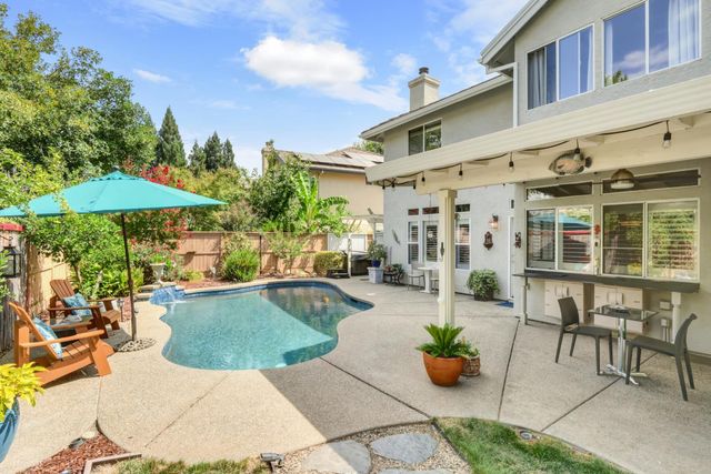 11925 Rising Sun Way, Gold River, CA 95670