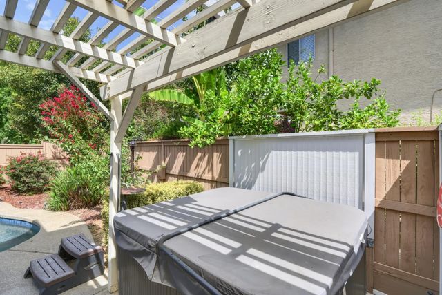 11925 Rising Sun Way, Gold River, CA 95670