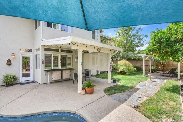 11925 Rising Sun Way, Gold River, CA 95670