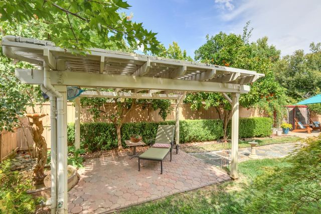 11925 Rising Sun Way, Gold River, CA 95670