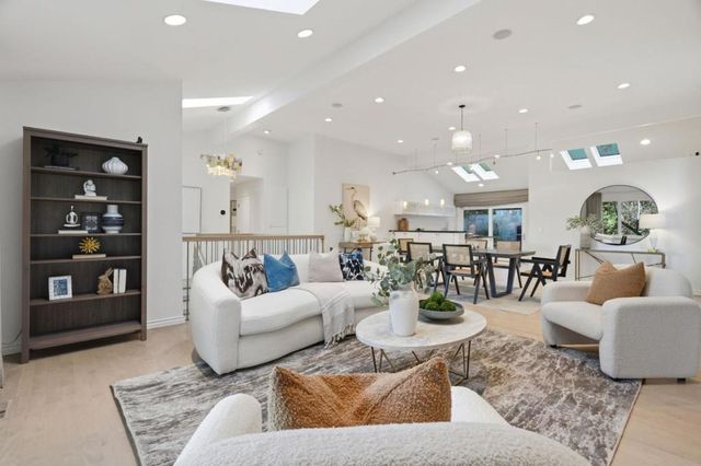 215 Vista De Sierra, Los Gatos, CA 95030