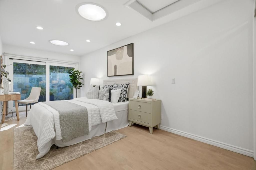 Image 17 of property listing at 215 Vista De Sierra, Los Gatos, CA 95030