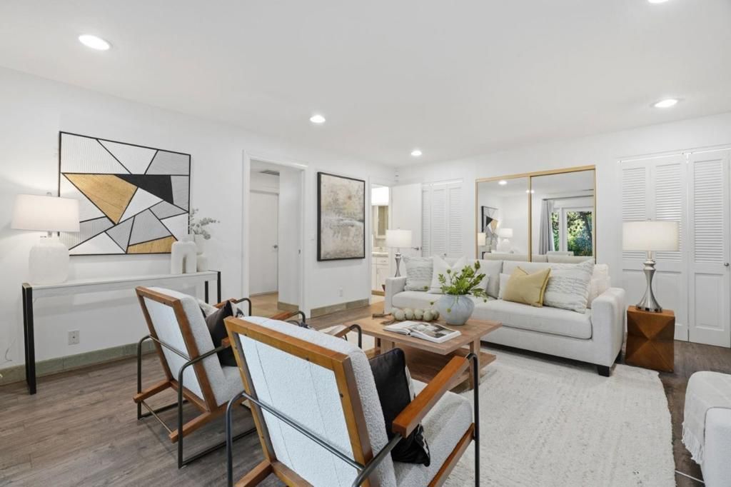 Image 7 of property listing at 215 Vista De Sierra, Los Gatos, CA 95030