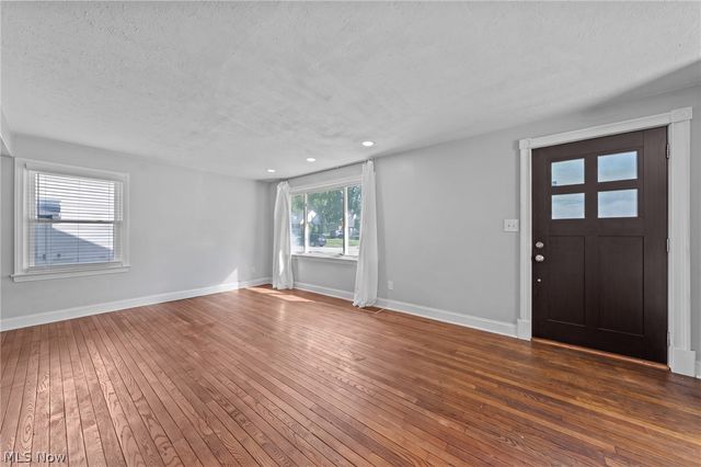 4527 Laurel Road, South Euclid, OH 44121