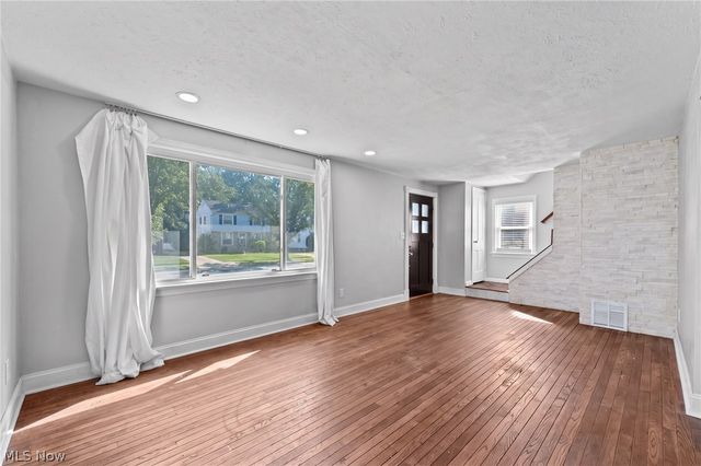 4527 Laurel Road, South Euclid, OH 44121