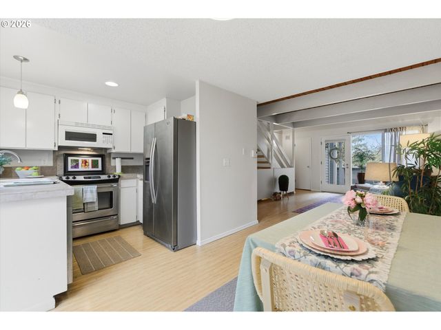 19727 Nw QUAIL HOLLOW Dr, Portland, OR 97229