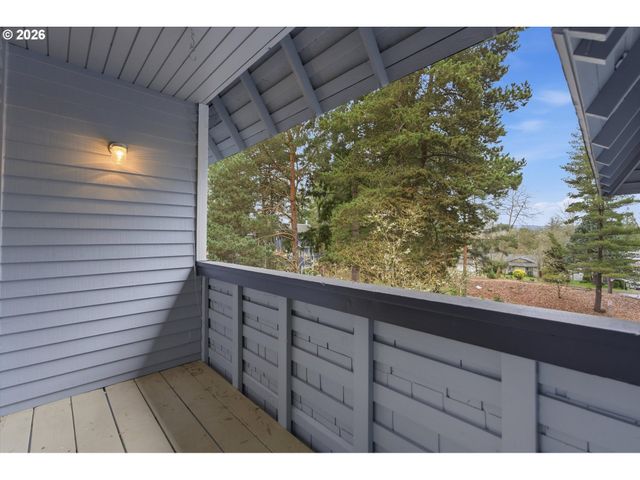 19727 Nw QUAIL HOLLOW Dr, Portland, OR 97229