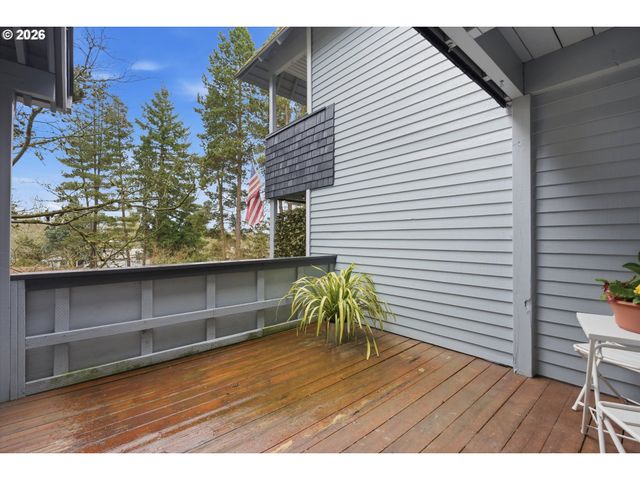 19727 Nw QUAIL HOLLOW Dr, Portland, OR 97229