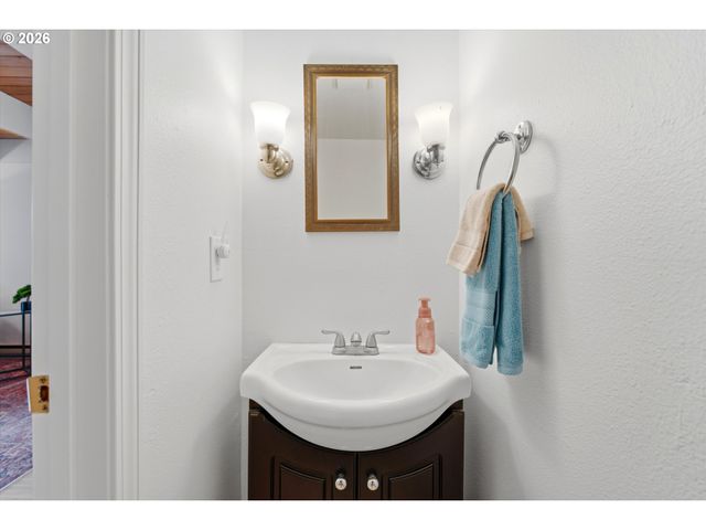 19727 Nw QUAIL HOLLOW Dr, Portland, OR 97229