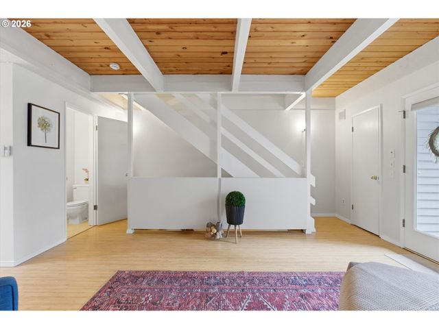 19727 Nw QUAIL HOLLOW Dr, Portland, OR 97229