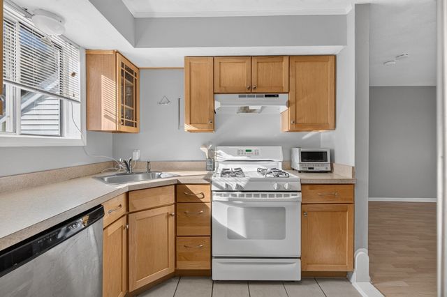 100 Merrimack Ave 71, Dracut, MA 01826