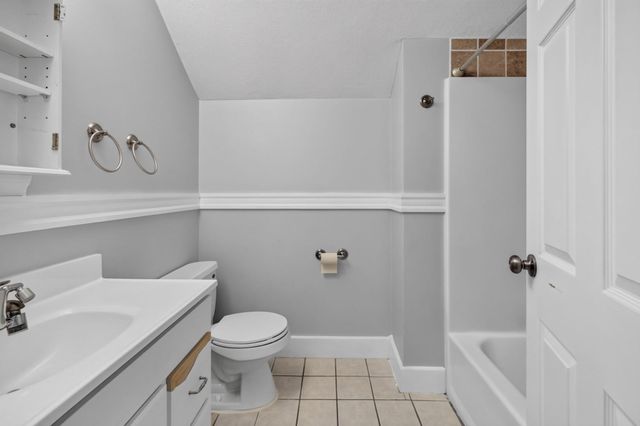 100 Merrimack Ave 71, Dracut, MA 01826