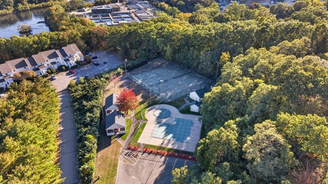 100 Merrimack Ave 71, Dracut, MA 01826