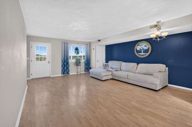 100 Merrimack Ave 71, Dracut, MA 01826