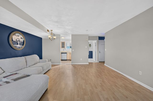 100 Merrimack Ave 71, Dracut, MA 01826
