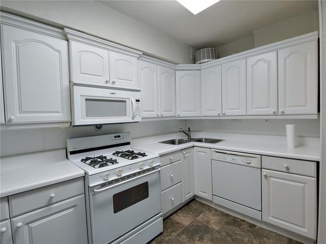 76 Laurel Forest Circle NE, Atlanta, GA 30342