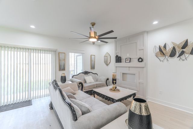 19539 Dunbar Avenue, Houston, TX 77338