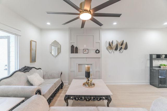 19539 Dunbar Avenue, Houston, TX 77338