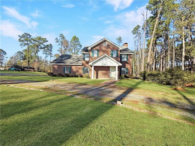 203 COUNTRY CLUB Lane, Leesville, LA 71446