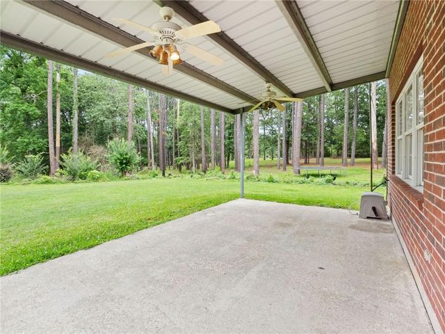 203 COUNTRY CLUB Lane, Leesville, LA 71446