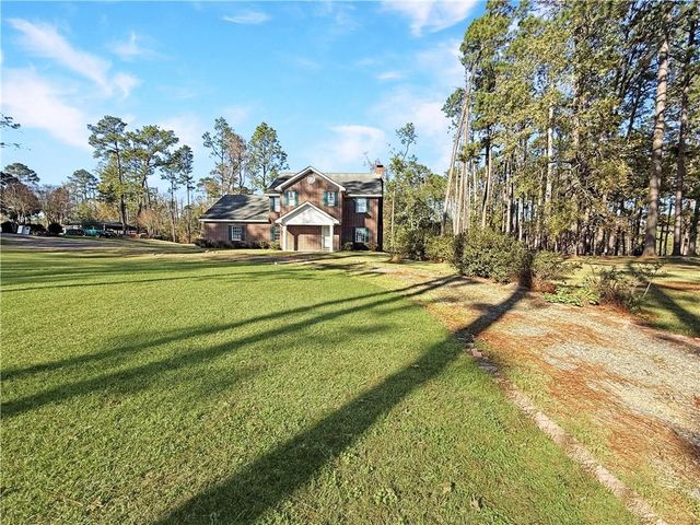 203 COUNTRY CLUB Lane, Leesville, LA 71446
