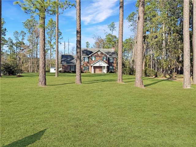203 COUNTRY CLUB Lane, Leesville, LA 71446